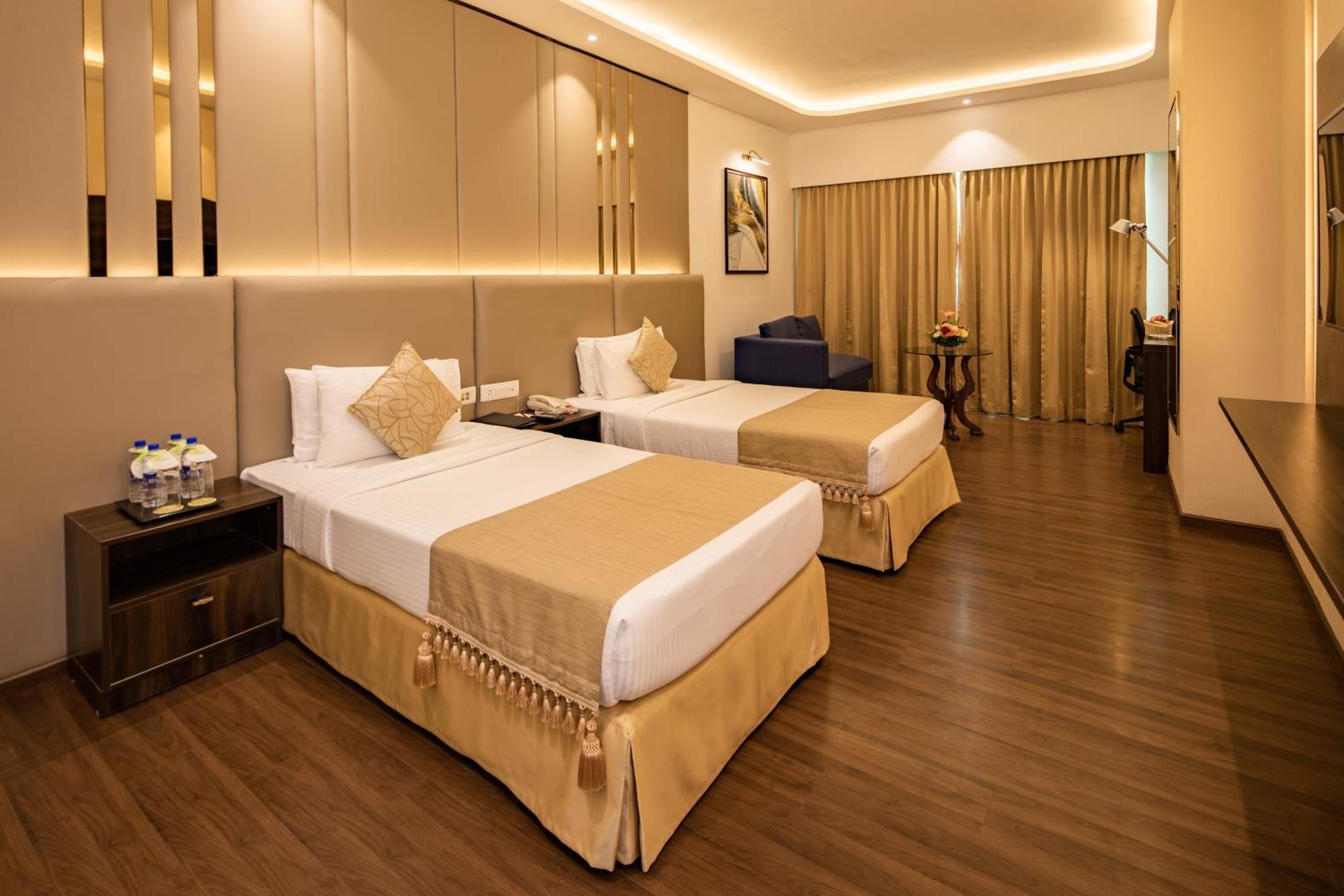 Gold Club Room,1098824883:JPEG
