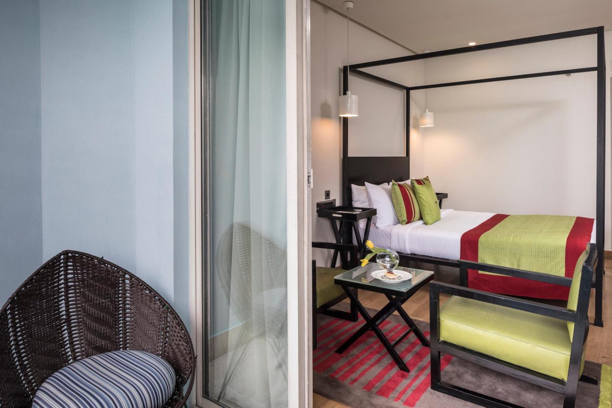 Deluxe Double Room with Balcony Deluxe Double Room with 20% Discount on F&B, Happy Hours( 1+1 on selected beverages) from 5 to 9 P.m.(Sunday to Friday),790775046:JPEG