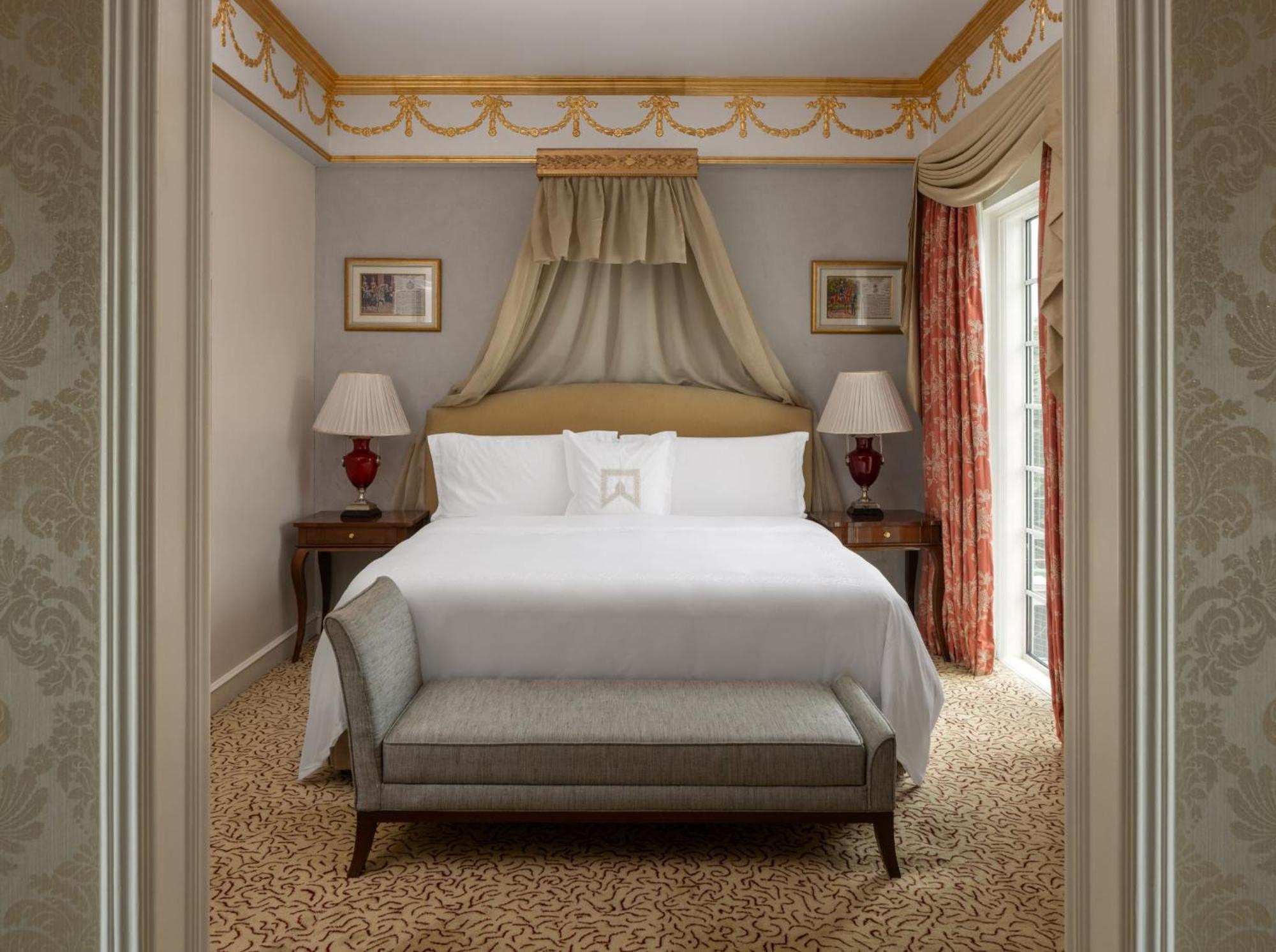 Large King Room - Club Lounge Access
