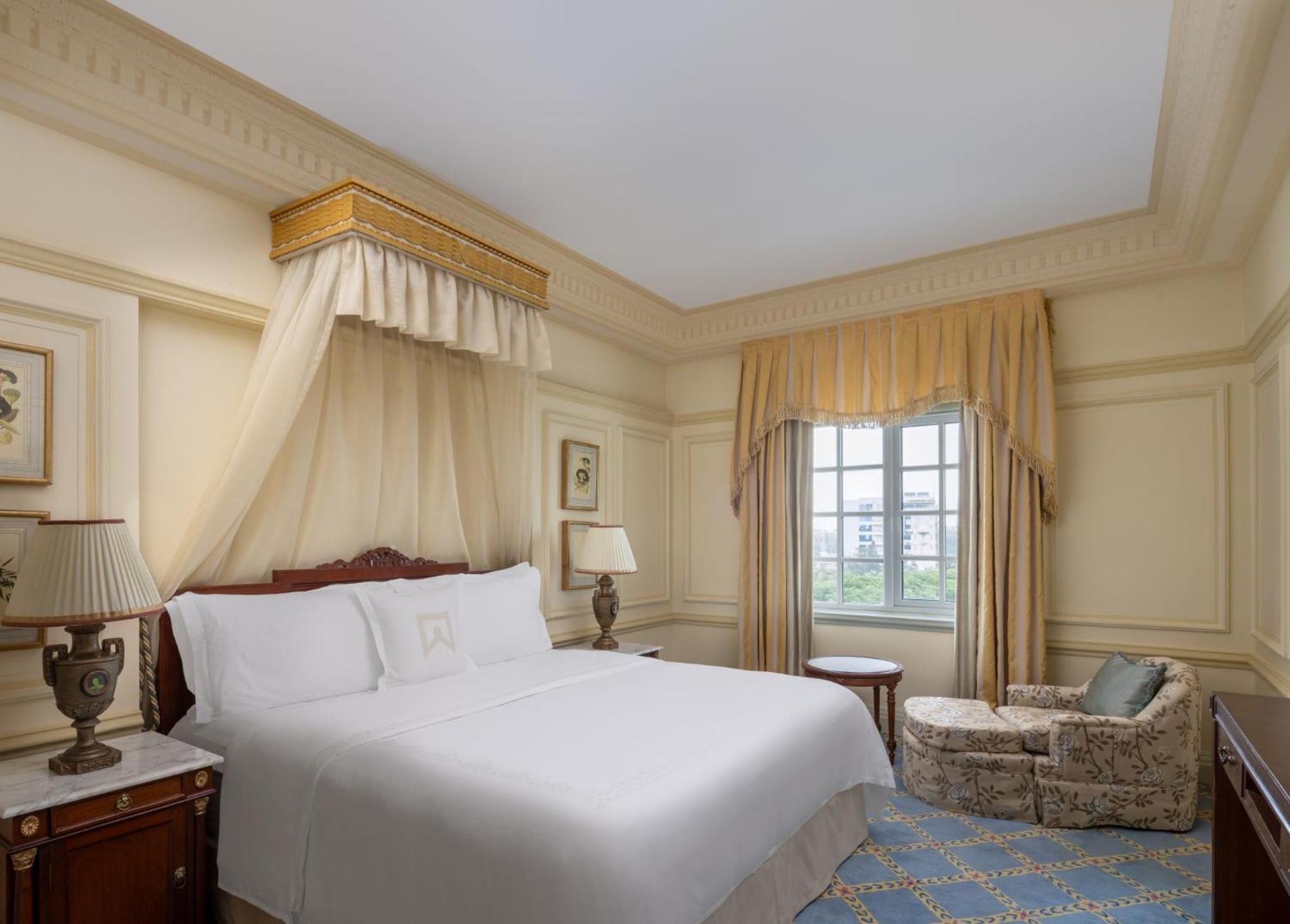Manor King Suite -Club Lounge Access